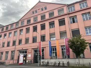 FH JOANNEUM Außenansicht, hier hielt Jörg Wukonig den dreitägigen Workshops ab. FH JOANNEUM Außenansicht, hier hielt Jörg Wukonig den dreitägigen Workshops ab.